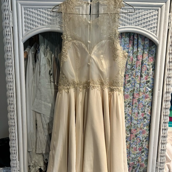 Gold FAVIANA dress - Picture 2 of 3